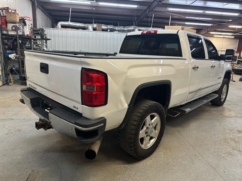GMC Sierra 2500HD SLT Crew Cab Short Bed 4WD 2015