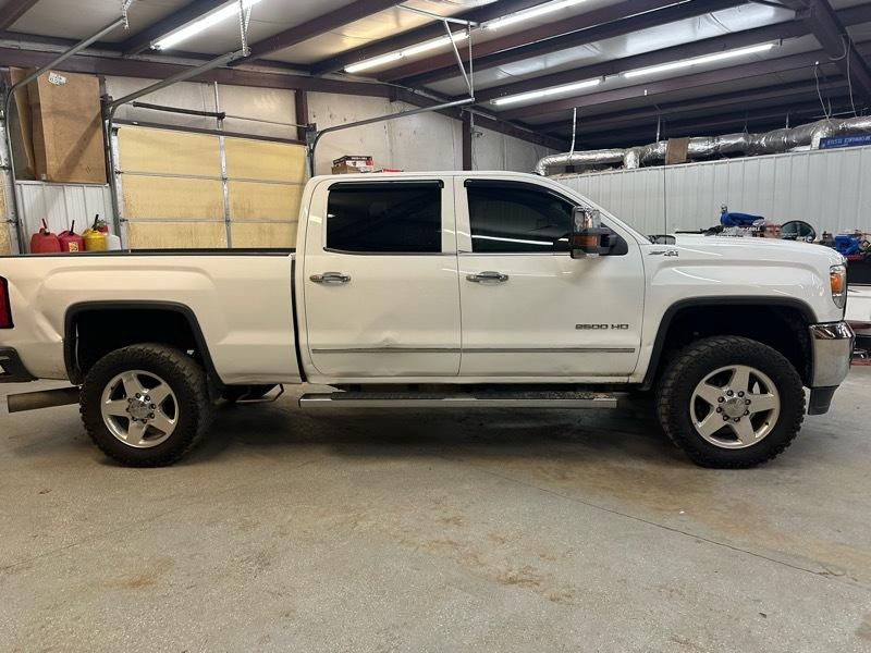 GMC Sierra 2500HD SLT Crew Cab Short Bed 4WD 2015
