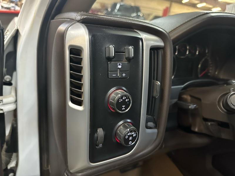 GMC Sierra 2500HD SLT Crew Cab Short Bed 4WD 2015