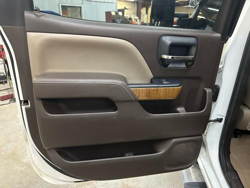 GMC Sierra 2500HD SLT Crew Cab Short Bed 4WD 2015