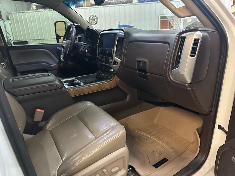GMC Sierra 2500HD SLT Crew Cab Short Bed 4WD 2015