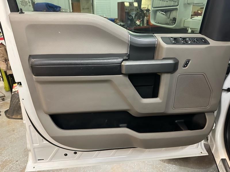 Ford F-350 SD XLT Crew Cab SWB 4WD 2017