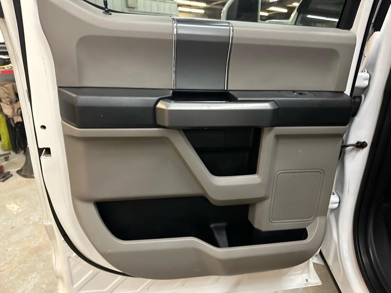 Ford F-350 SD XLT Crew Cab SWB 4WD 2017