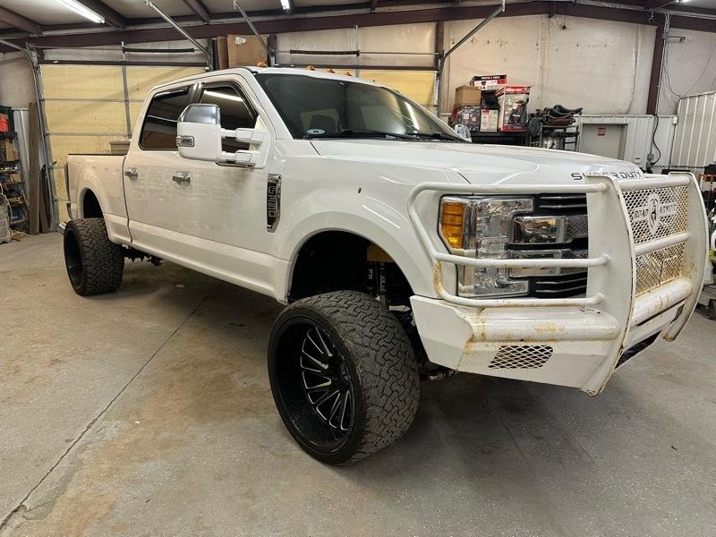 Ford F-350 SD XLT Crew Cab SWB 4WD 2017