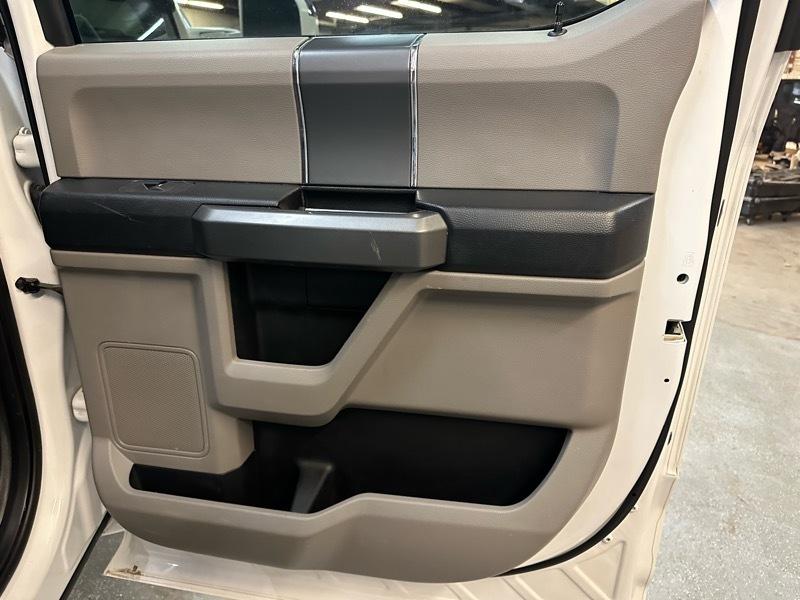 Ford F-350 SD XLT Crew Cab SWB 4WD 2017