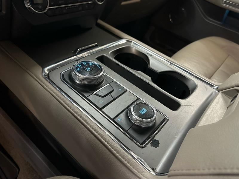 Ford Expedition XLT 4WD 2019