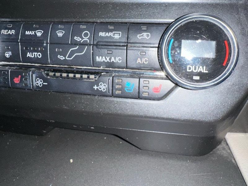 Ford Expedition XLT 4WD 2019