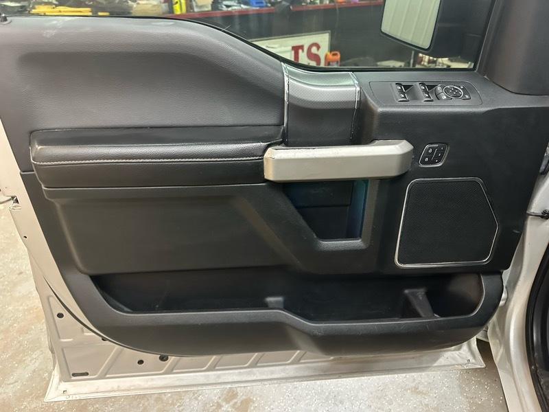 Ford F-150 Lariat SuperCrew 4WD 2016