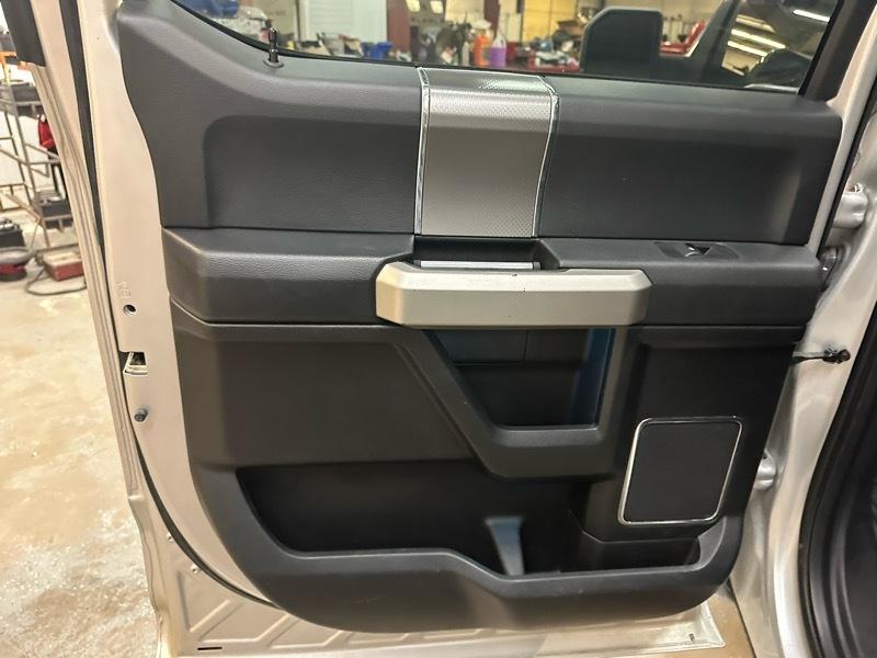 Ford F-150 Lariat SuperCrew 4WD 2016