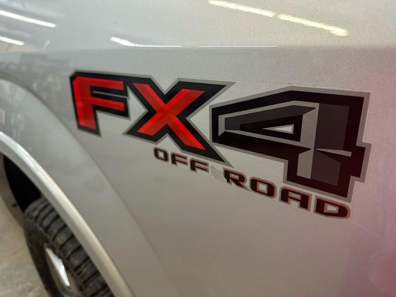 Ford F-150 Lariat SuperCrew 4WD 2016