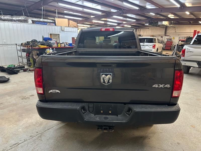RAM 1500 4WD Quad Cab 140.5" Tradesman 2015