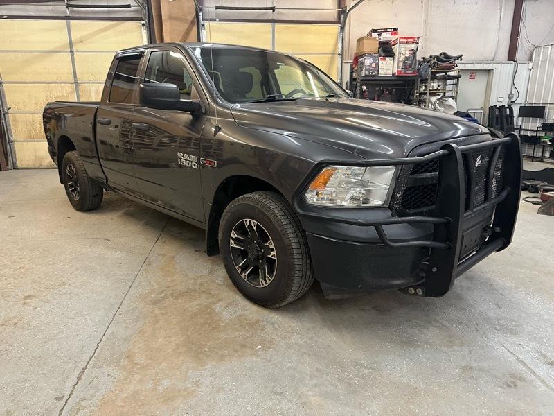 RAM 1500 4WD Quad Cab 140.5" Tradesman 2015