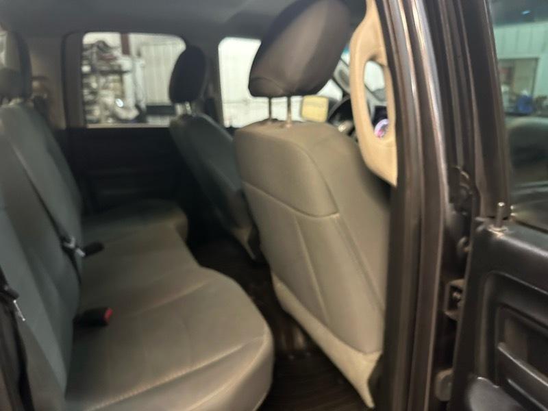 RAM 1500 4WD Quad Cab 140.5" Tradesman 2015