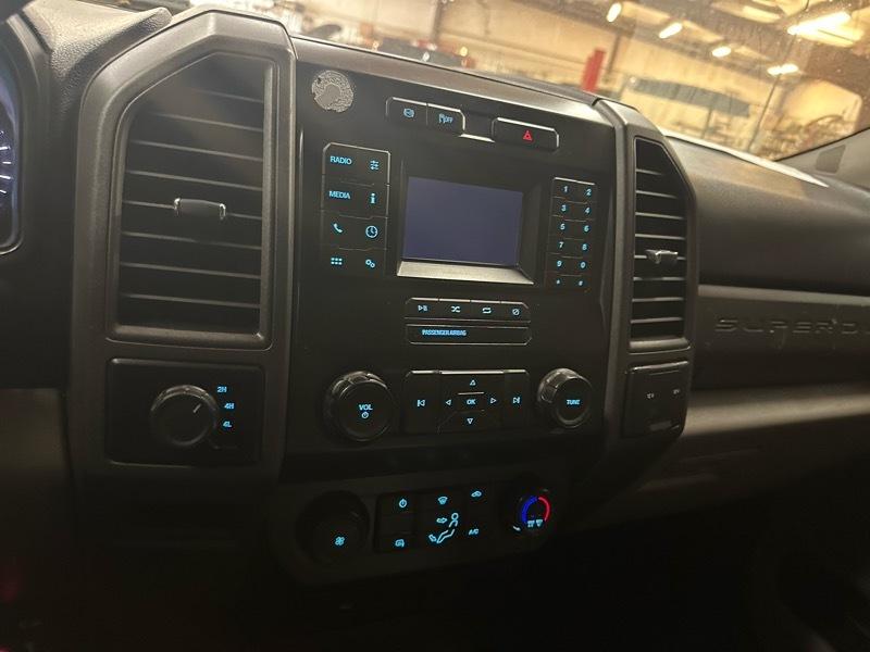 Ford F-450 SD Crew Cab DRW 4WD 2020