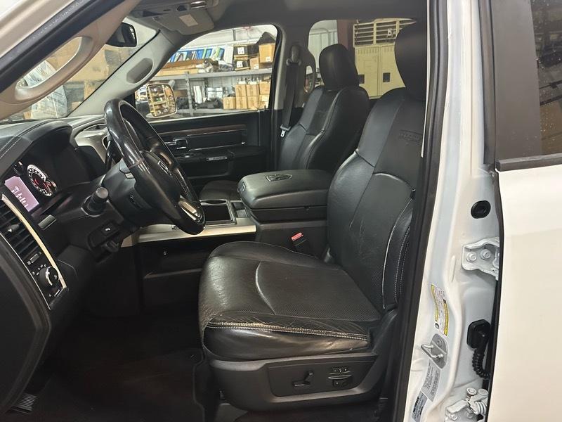 RAM 3500 Laramie Crew Cab SWB 4WD 2015