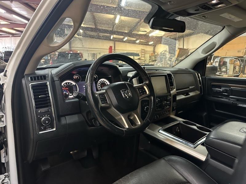 RAM 3500 Laramie Crew Cab SWB 4WD 2015