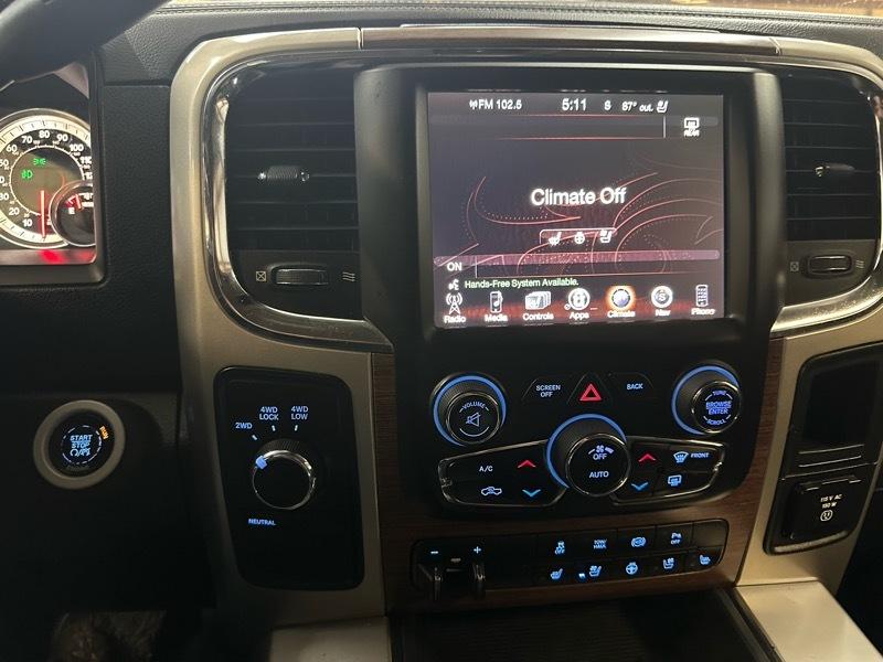 RAM 3500 Laramie Crew Cab SWB 4WD 2015