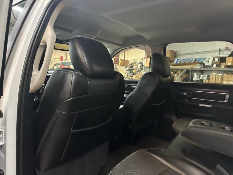 RAM 3500 Laramie Crew Cab SWB 4WD 2015