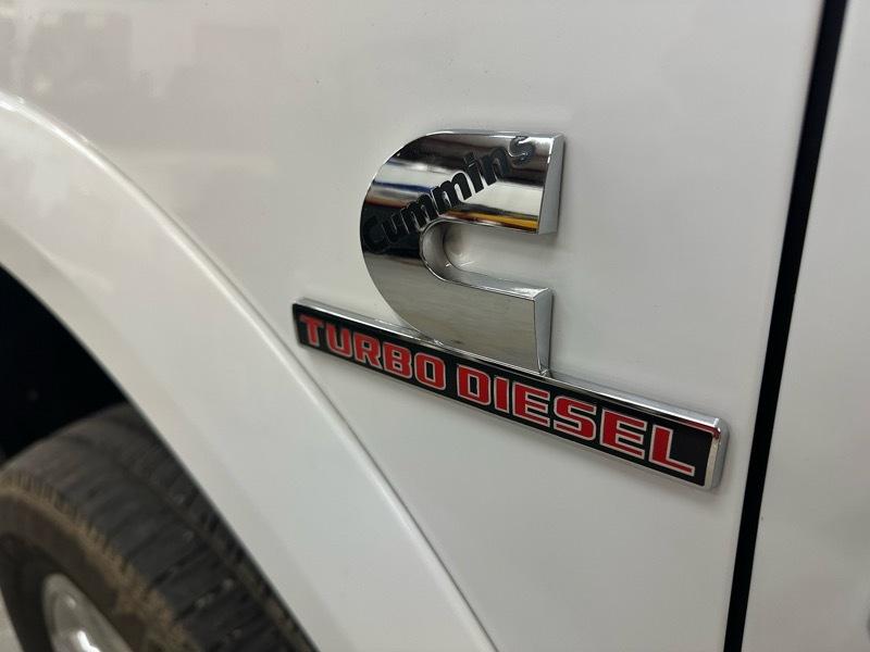 RAM 3500 Laramie Crew Cab SWB 4WD 2015