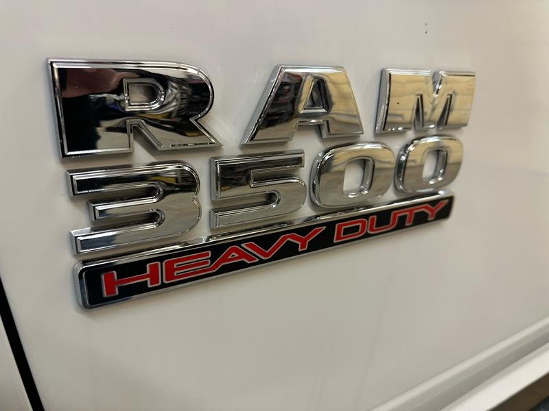 RAM 3500 Laramie Crew Cab SWB 4WD 2015