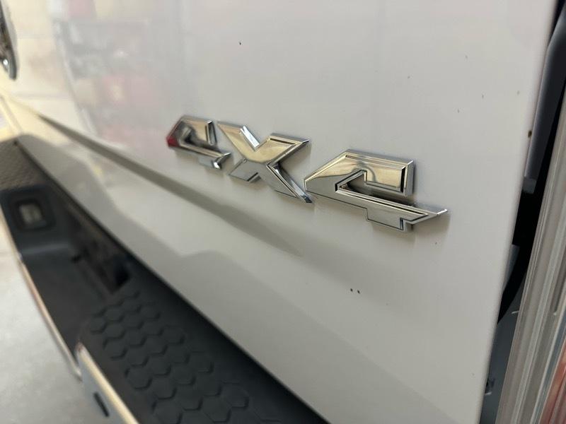 RAM 3500 Laramie Crew Cab SWB 4WD 2015