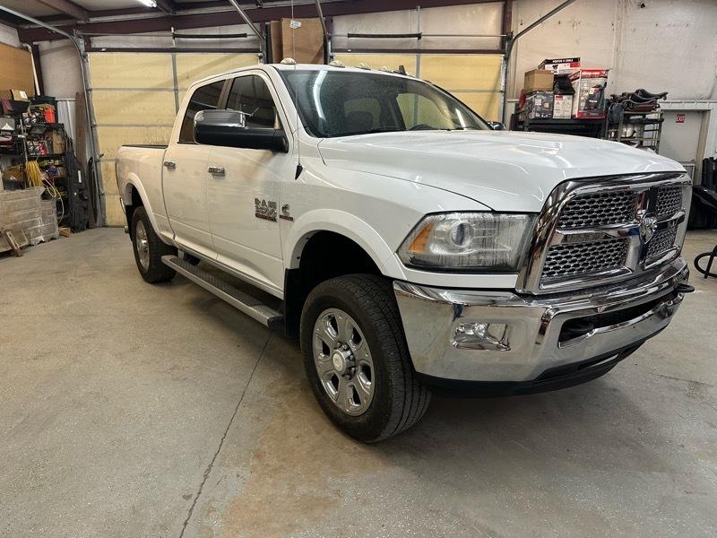 RAM 3500 Laramie Crew Cab SWB 4WD 2015
