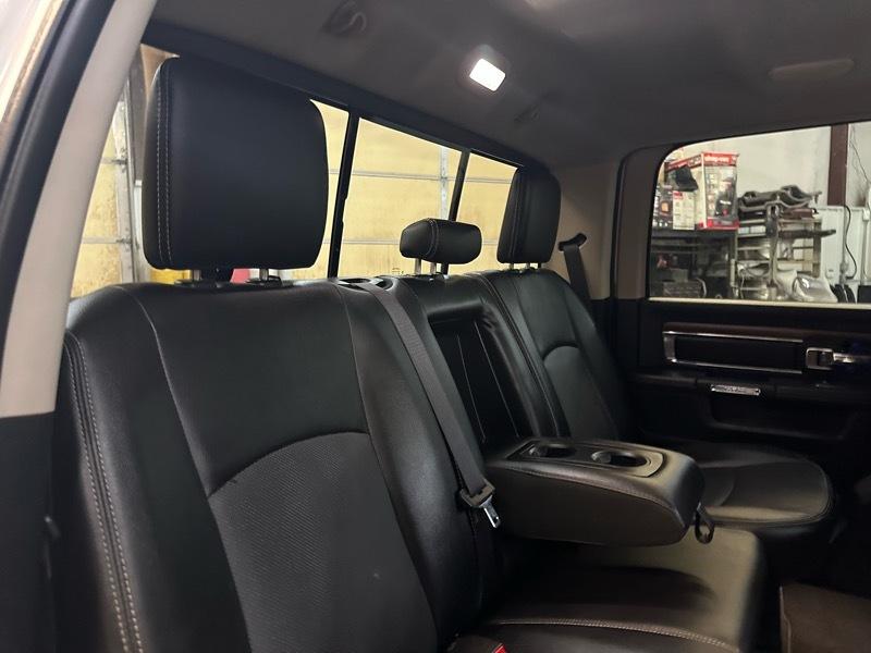 RAM 3500 Laramie Crew Cab SWB 4WD 2015