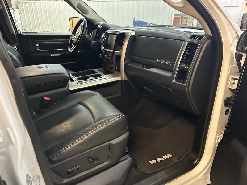 RAM 3500 Laramie Crew Cab SWB 4WD 2015