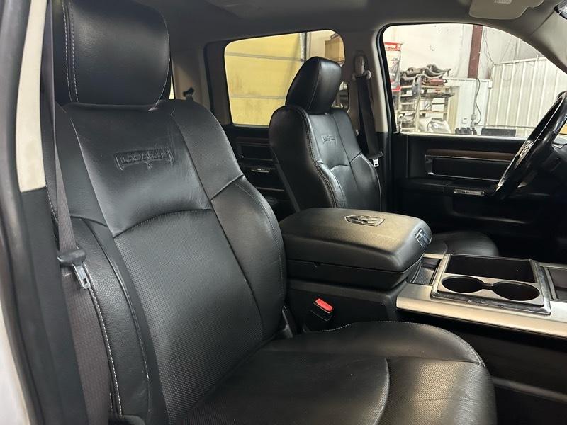 RAM 3500 Laramie Crew Cab SWB 4WD 2015