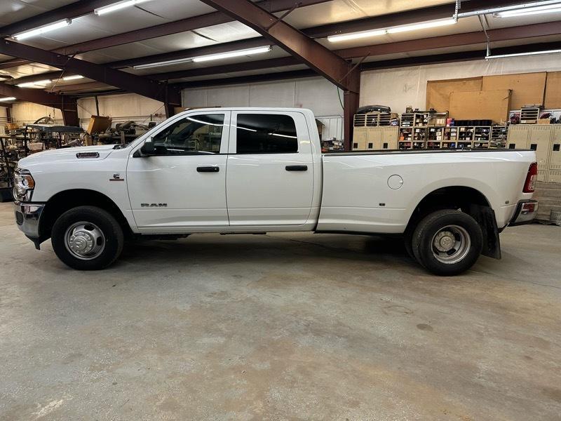 RAM 3500 Tradesman Crew Cab 4WD DRW 2022