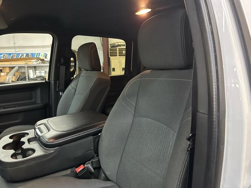 RAM 3500 Tradesman Crew Cab 4WD DRW 2022