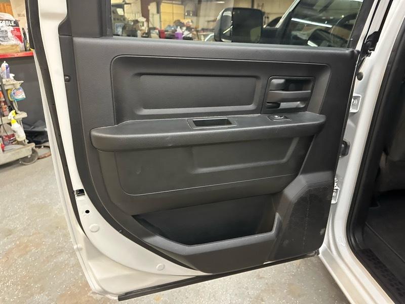 RAM 3500 Tradesman Crew Cab 4WD DRW 2022