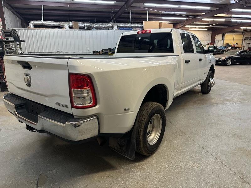 RAM 3500 Tradesman Crew Cab 4WD DRW 2022