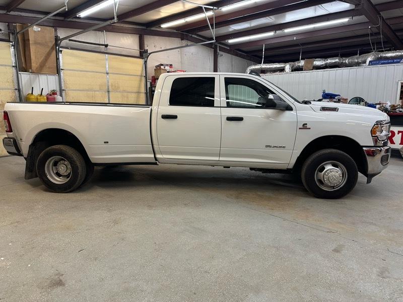 RAM 3500 Tradesman Crew Cab 4WD DRW 2022