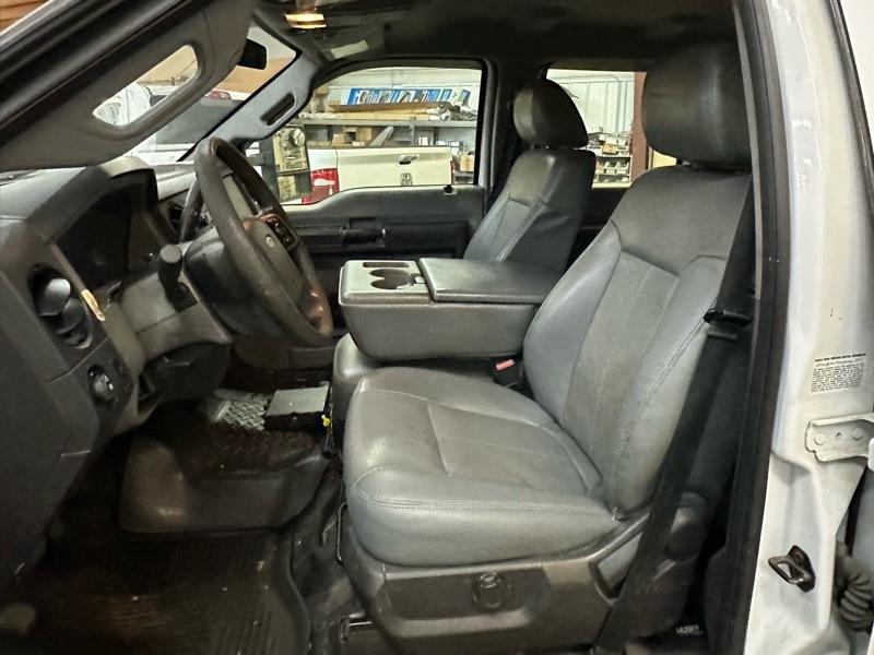 Ford F-350 SD XL Crew Cab LWB DRW 4WD 2013