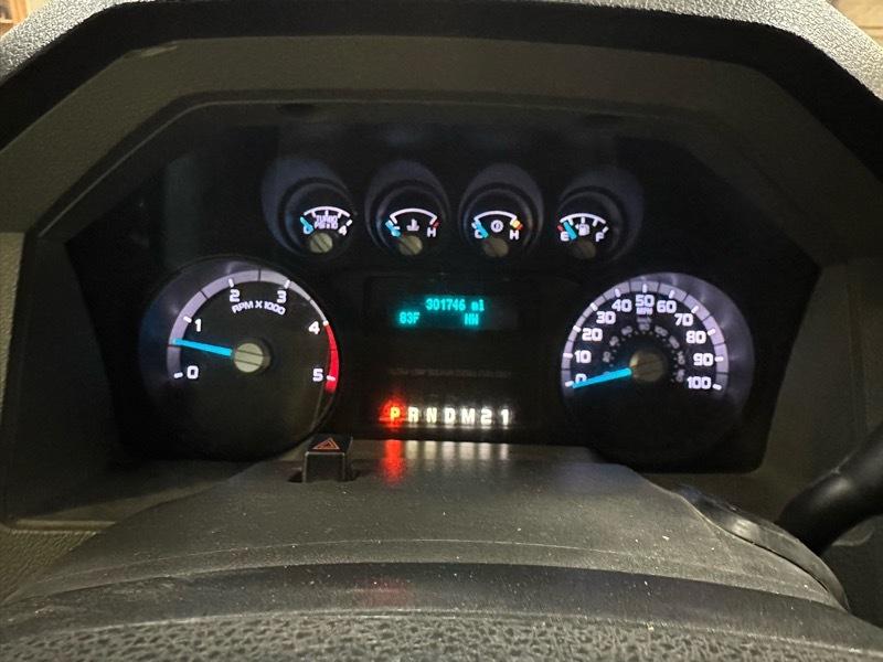 Ford F-350 SD XL Crew Cab LWB DRW 4WD 2013