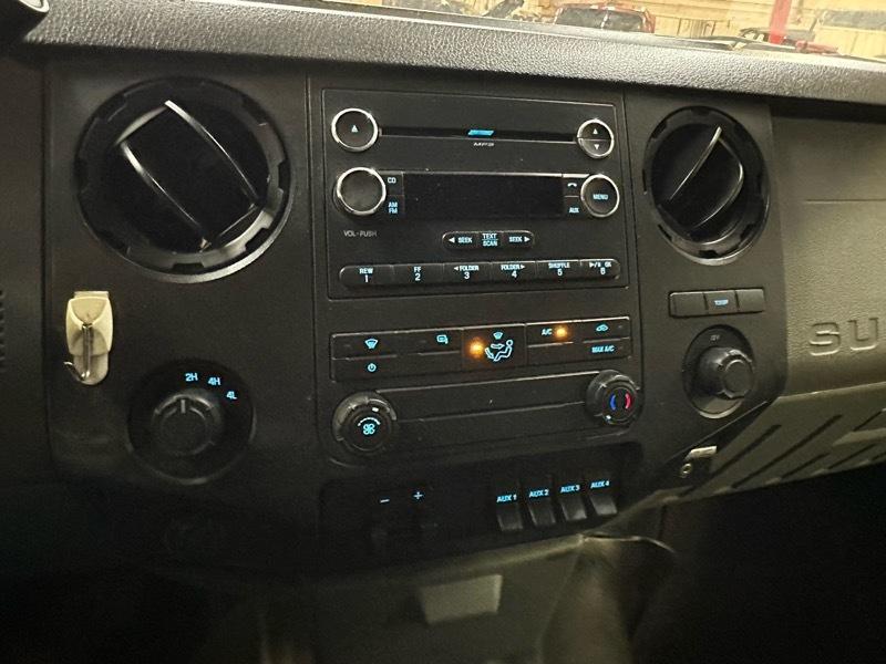 Ford F-350 SD XL Crew Cab LWB DRW 4WD 2013