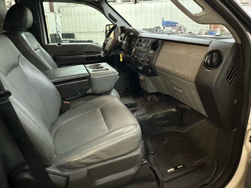 Ford F-350 SD XL Crew Cab LWB DRW 4WD 2013