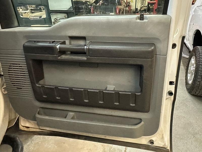 Ford F-350 SD XL Crew Cab LWB DRW 4WD 2013