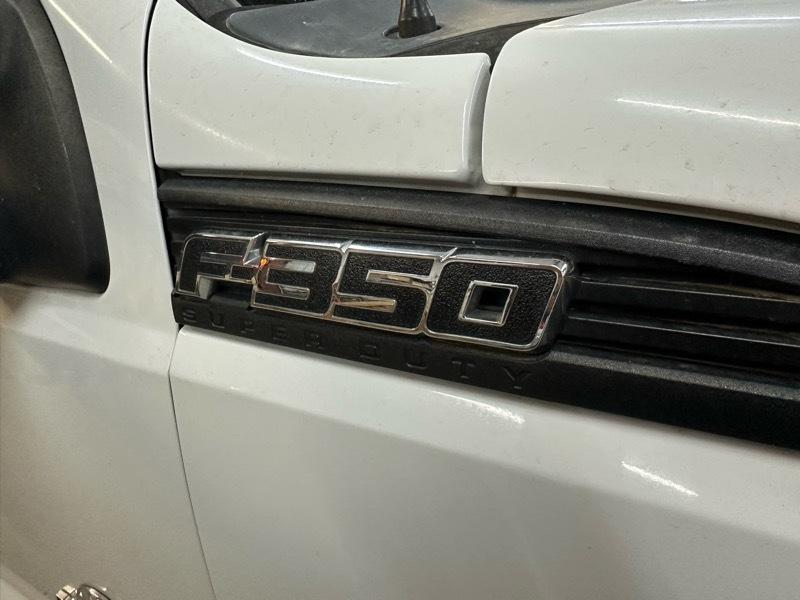 Ford F-350 SD XL Crew Cab LWB DRW 4WD 2013