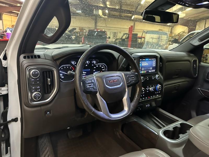 GMC Sierra 1500 SLT Crew Cab Short Bed 4WD 2020