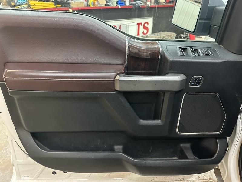 Ford F-150 Platinum SuperCrew 4WD 2017