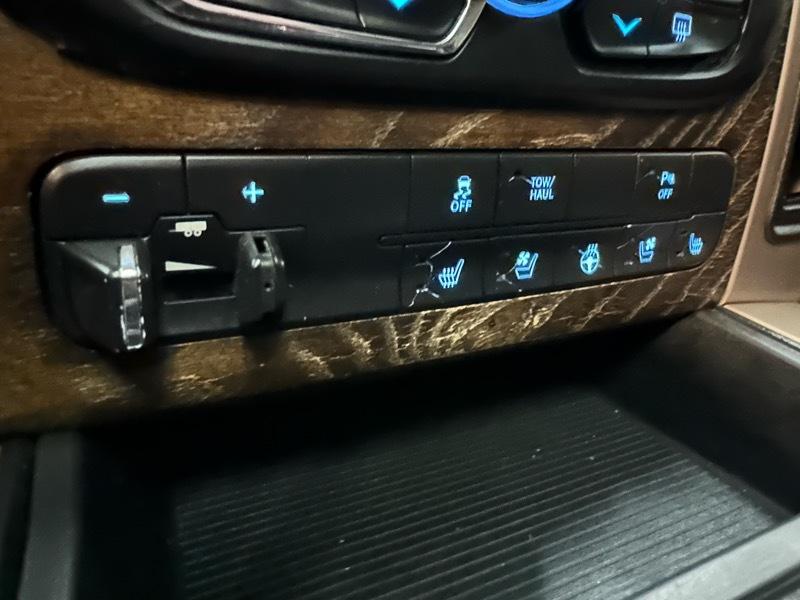 RAM 3500 Longhorn Mega Cab 4WD DRW 2015