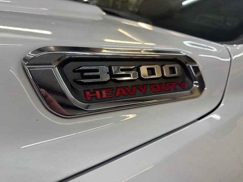 RAM 3500 Tradesman Crew Cab 4WD 2022