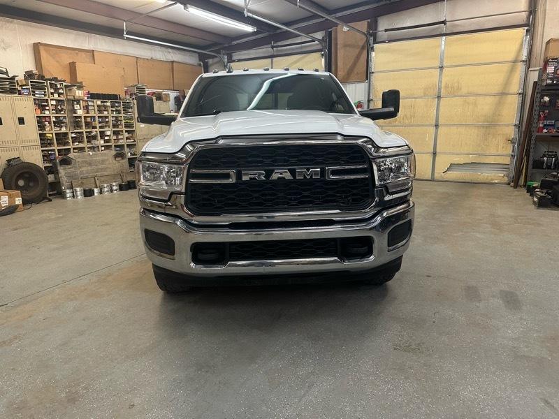 RAM 3500 Tradesman Crew Cab 4WD 2022
