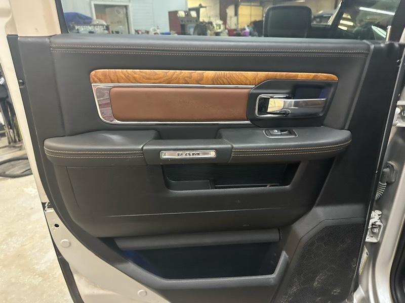 RAM 1500 Longhorn Crew Cab SWB 4WD 2015