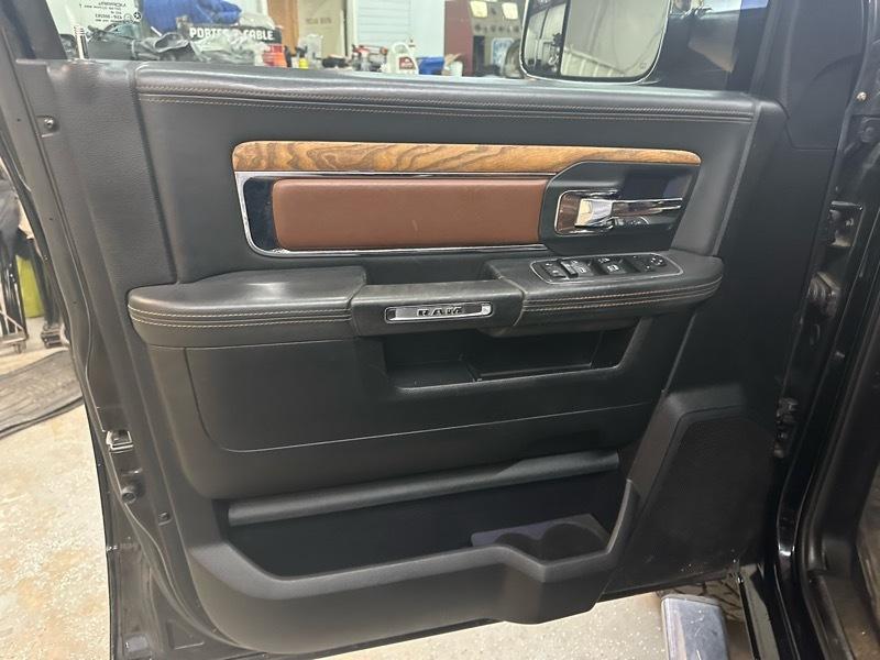 RAM 2500 Longhorn Mega Cab SWB 4WD 2014