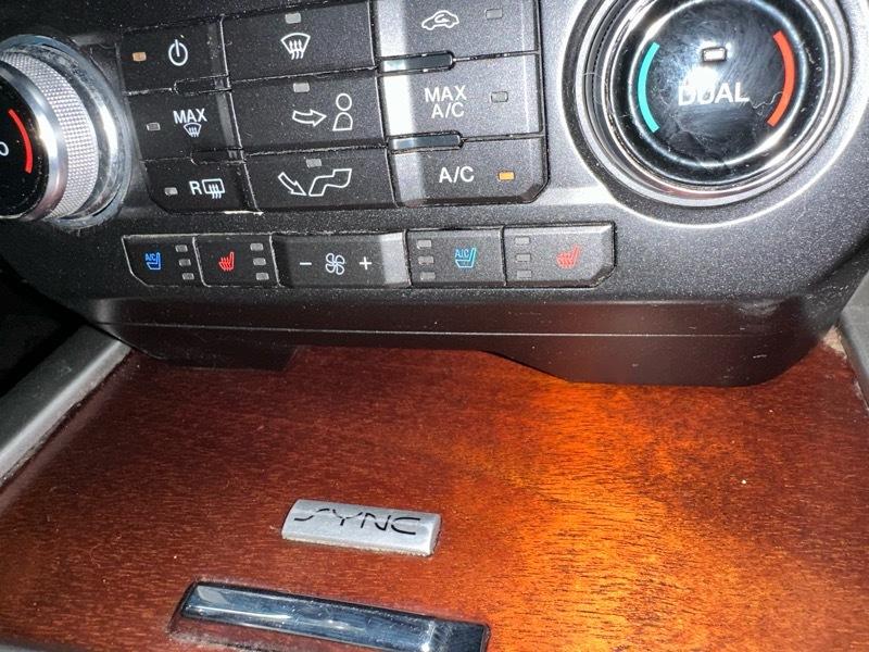 Ford F-150 King-Ranch SuperCrew 5.5-ft. Bed 4WD 2015