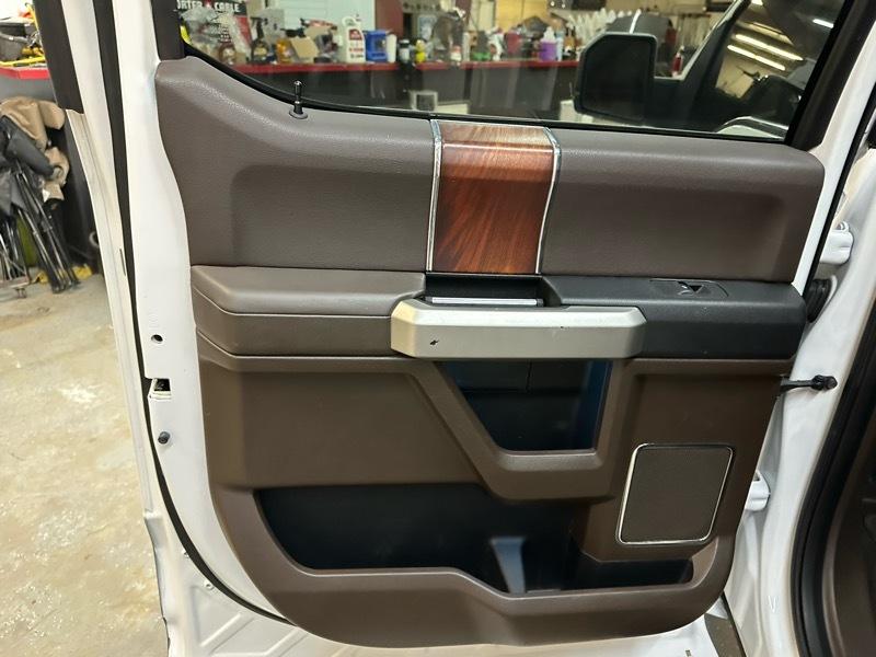 Ford F-150 King-Ranch SuperCrew 5.5-ft. Bed 4WD 2015