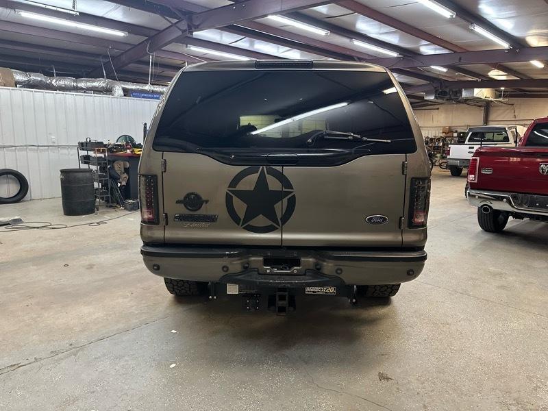 Ford Excursion Limited 6.8L 4WD 2004